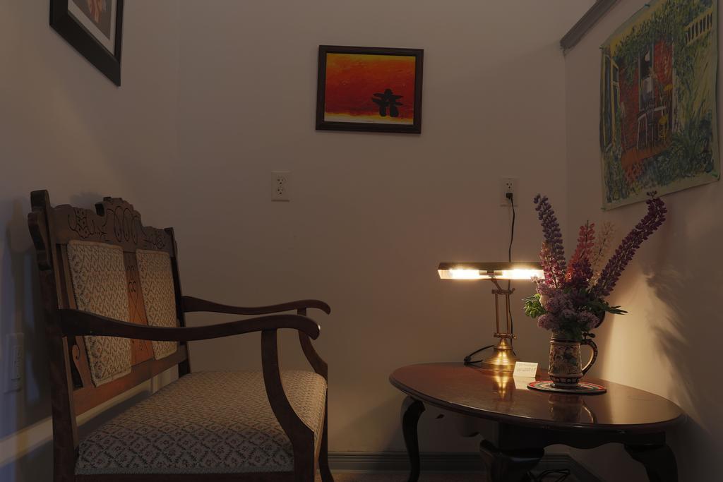 Meems Elliston B&B Exterior foto